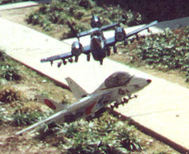 dogfight.JPG (24158 bytes)